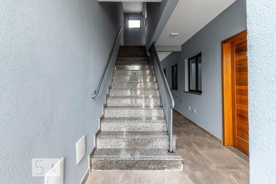 Escada Entrada de kitnet/studio à venda com 1 quarto, 34m² em Vila Nhocune, São Paulo