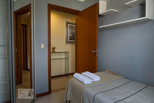 Quarto 1 de apartamento para alugar com 2 quartos, 65m² em Cavalhada, Porto Alegre