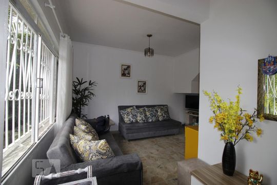 Sala de casa à venda com 4 quartos, 200m² em Vila Vessoni, São Paulo
