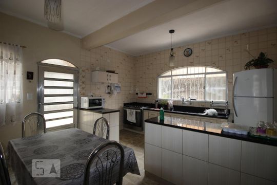 Cozinha de casa à venda com 4 quartos, 200m² em Vila Vessoni, São Paulo