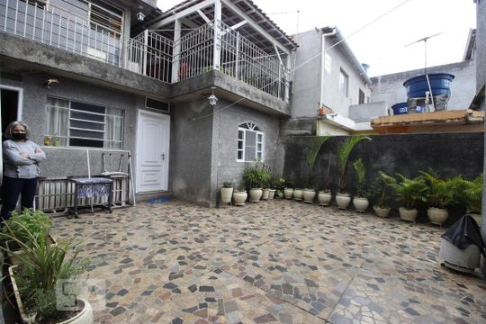 Área Externa de casa à venda com 4 quartos, 200m² em Vila Vessoni, São Paulo