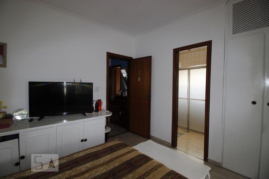 Quarto 2 de casa à venda com 4 quartos, 200m² em Vila Vessoni, São Paulo