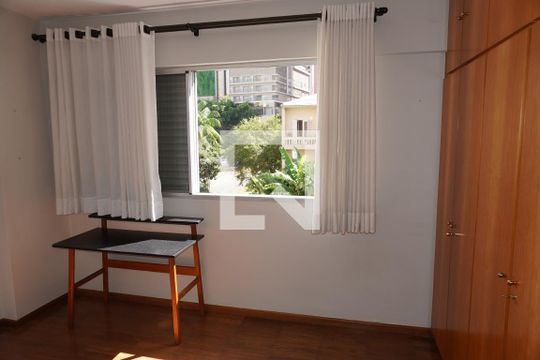 Quarto 1 de apartamento para alugar com 2 quartos, 87m² em Pinheiros, São Paulo