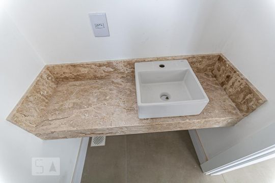 Lavabo de casa de condomínio à venda com 3 quartos, 397m² em Pedra Redonda, Porto Alegre