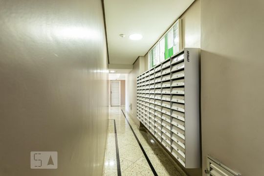 Hall de entrada de apartamento à venda com 3 quartos, 62m² em Parque Císper, São Paulo