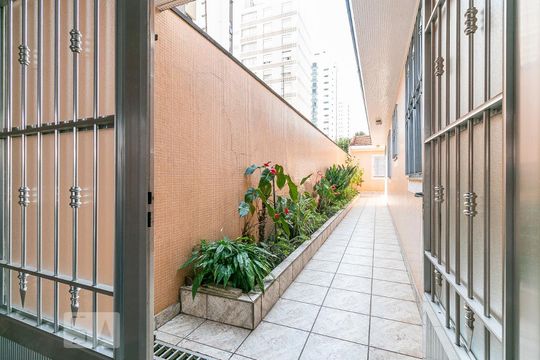 Garagem - Corredor de casa à venda com 5 quartos, 500m² em Vila Regente Feijó, São Paulo