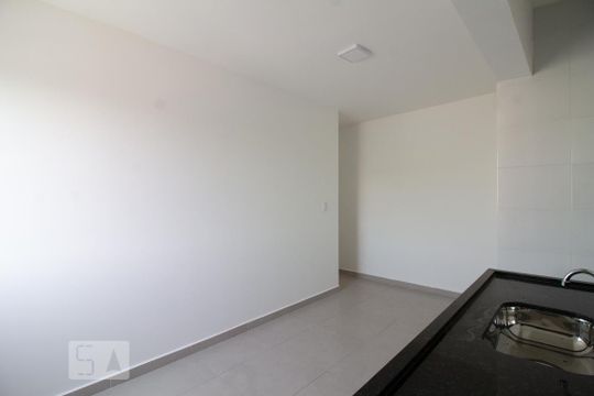 Cozinha de apartamento para alugar com 1 quarto, 44m² em Jardim Vila Galvao, Guarulhos