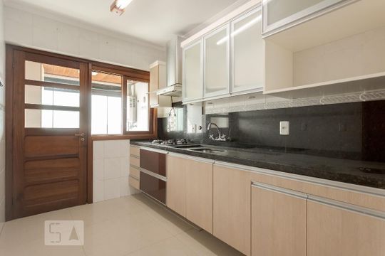Cozinha de apartamento à venda com 3 quartos, 279m² em Vila Ipiranga, Porto Alegre