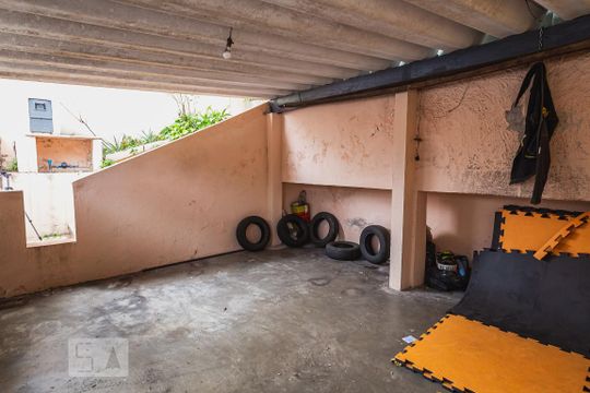 Garagem de casa à venda com 3 quartos, 400m² em Barcelona, São Caetano do Sul