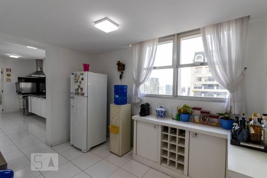 Cozinha de apartamento à venda com 4 quartos, 268m² em Itaim Bibi, São Paulo