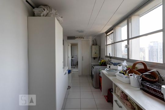 área de serviço de apartamento à venda com 4 quartos, 268m² em Itaim Bibi, São Paulo