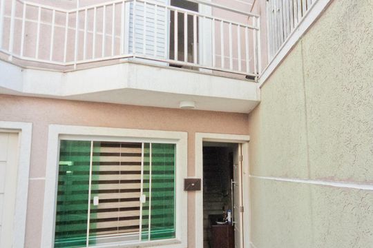 Fachada de casa de condomínio à venda com 3 quartos, 201m² em Chora Menino, São Paulo