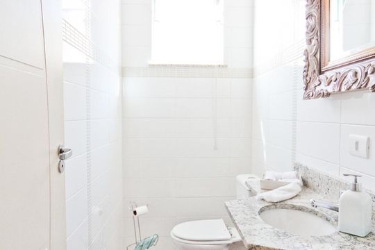 Lavabo de casa de condomínio à venda com 3 quartos, 201m² em Chora Menino, São Paulo