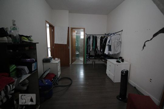 Closet da Suite 1 de casa para alugar com 3 quartos, 278m² em Jardim Paulista I, Jundiaí
