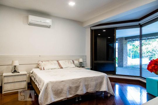 Suíte 1 de casa de condomínio à venda com 5 quartos, 836m² em Barra da Tijuca, Rio de Janeiro