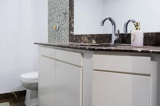 Lavabo de casa de condomínio à venda com 5 quartos, 836m² em Barra da Tijuca, Rio de Janeiro