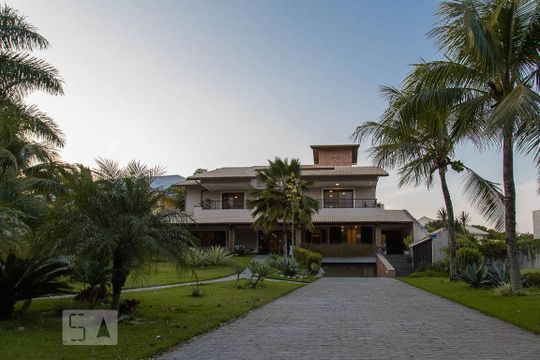 Fachada da casa de casa de condomínio à venda com 5 quartos, 836m² em Barra da Tijuca, Rio de Janeiro