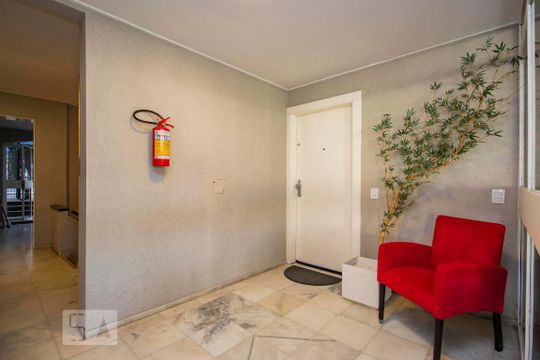 Hall de Entrada de apartamento para alugar com 1 quarto, 40m² em Auxiliadora, Porto Alegre
