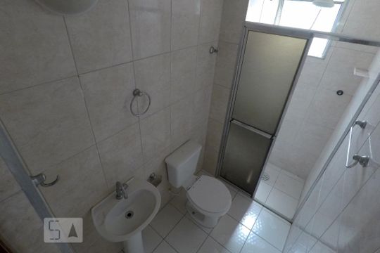 Banheiro de apartamento para alugar com 2 quartos, 60m² em Jardim São Savério, São Paulo