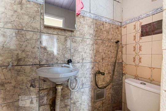 Banheiro de casa para alugar com 1 quarto, 60m² em Fonseca, Niterói