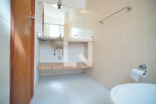 Banheiro da Suíte de apartamento à venda com 1 quarto, 41m² em São João, Porto Alegre