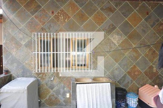 Área de Serviço de casa para alugar com 3 quartos, 330m² em Praça Seca, Rio de Janeiro