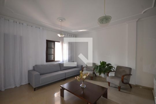 Sala de casa para alugar com 3 quartos, 330m² em Praça Seca, Rio de Janeiro