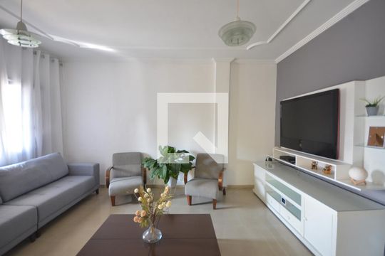 Sala de casa para alugar com 3 quartos, 330m² em Praça Seca, Rio de Janeiro