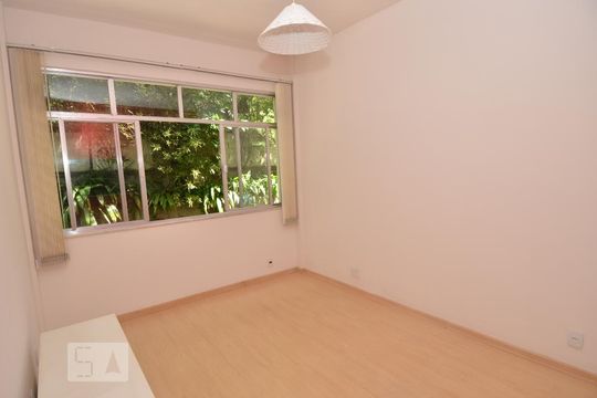 Sala de apartamento para alugar com 2 quartos, 70m² em Copacabana, Rio de Janeiro