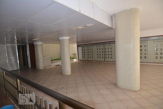 Área comum de apartamento para alugar com 2 quartos, 70m² em Copacabana, Rio de Janeiro