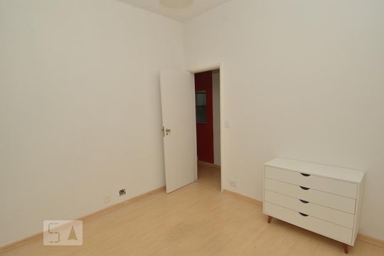 Quarto 1 de apartamento para alugar com 2 quartos, 70m² em Copacabana, Rio de Janeiro
