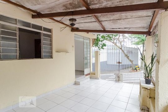 Garagem de casa para alugar com 2 quartos, 120m² em São Judas, São Paulo