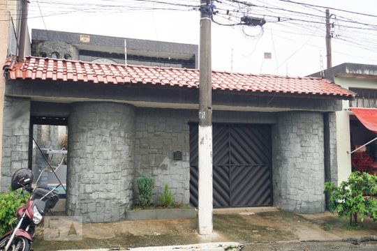 Fachada de casa à venda com 5 quartos, 300m² em Burgo Paulista, São Paulo