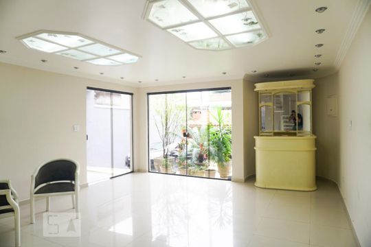 Casa 1 - Sala de casa à venda com 5 quartos, 300m² em Burgo Paulista, São Paulo