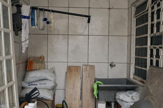 Casa 2 - Lavanderia de casa à venda com 5 quartos, 300m² em Burgo Paulista, São Paulo