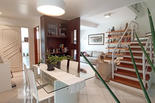Casa de Condomínio à venda com 3 quartos, 180m² em Alphaville, Santana de Parnaíba