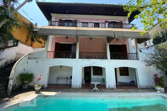 Fachada de casa à venda com 4 quartos, 544m² em Jardim Guedala, São Paulo
