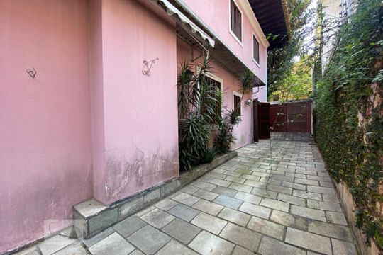 Garagem de casa à venda com 4 quartos, 544m² em Jardim Guedala, São Paulo