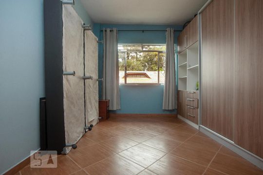 Quarto 1 de casa para alugar com 2 quartos, 60m² em Umbará, Curitiba