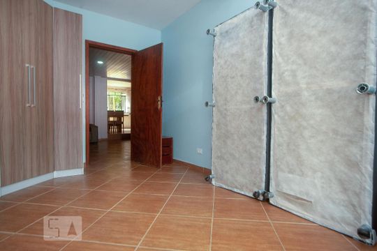 Quarto 1 de casa para alugar com 2 quartos, 60m² em Umbará, Curitiba
