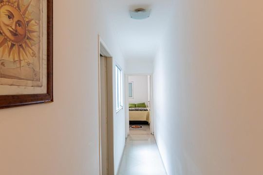 Corredor de casa para alugar com 3 quartos, 190m² em Vila Mafra, São Paulo