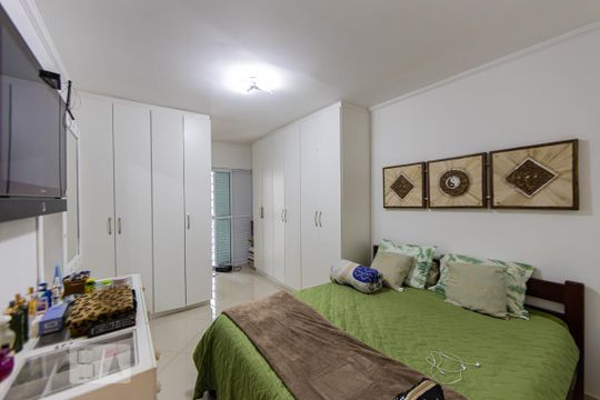 Suite de casa para alugar com 3 quartos, 190m² em Vila Mafra, São Paulo