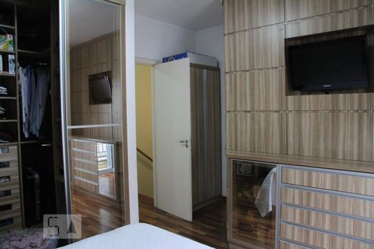 Suite de casa à venda com 3 quartos, 250m² em Jardim Avelino, São Paulo