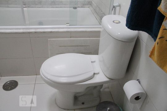 Banheiro Suite de casa à venda com 3 quartos, 250m² em Jardim Avelino, São Paulo