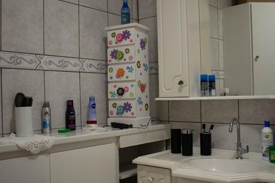 Banheiro de apartamento à venda com 3 quartos, 127m² em Santana, Porto Alegre