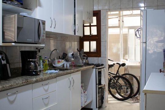 Cozinha de apartamento à venda com 3 quartos, 127m² em Santana, Porto Alegre