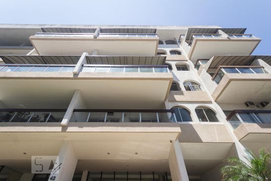 Fachada de apartamento para alugar com 1 quarto, 70m² em Barra da Tijuca, Rio de Janeiro