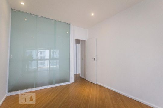 Quarto de apartamento para alugar com 1 quarto, 70m² em Barra da Tijuca, Rio de Janeiro
