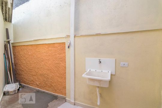 Área de Serviço de casa para alugar com 2 quartos, 60m² em Vila Bela Vista, Santo André