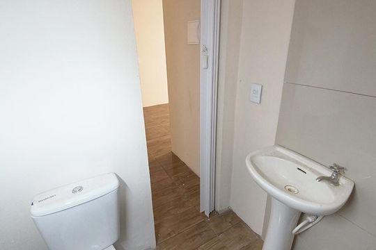 Banheiro de kitnet/studio para alugar com 1 quarto, 45m² em Fazenda São Borja, São Leopoldo